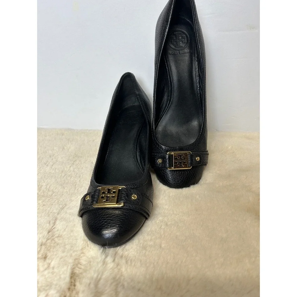 Tory Burch Black Pebbled Leather Wedge Pumps Gold Logo Buckle Womens 9.5M